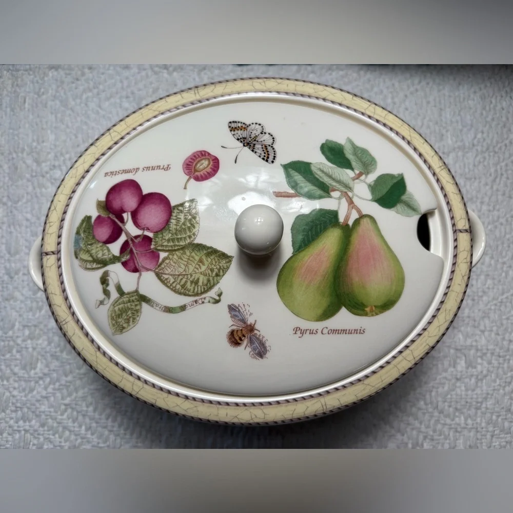 Wedgewood Sarah’s Garden Oval Tureen & Lid-Length: 9.75”, Height: 6”